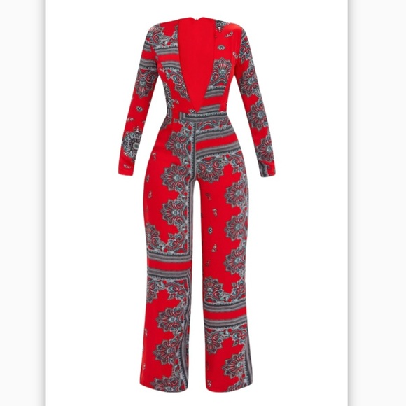 Red Scarf Print Long Sleeve Plunge Jumpsuit Sz 4 Women - Picture 3 of 10